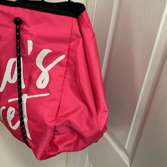 Victoria Secret Beach Water-Proof Tote Bag - Picture 4 of 16